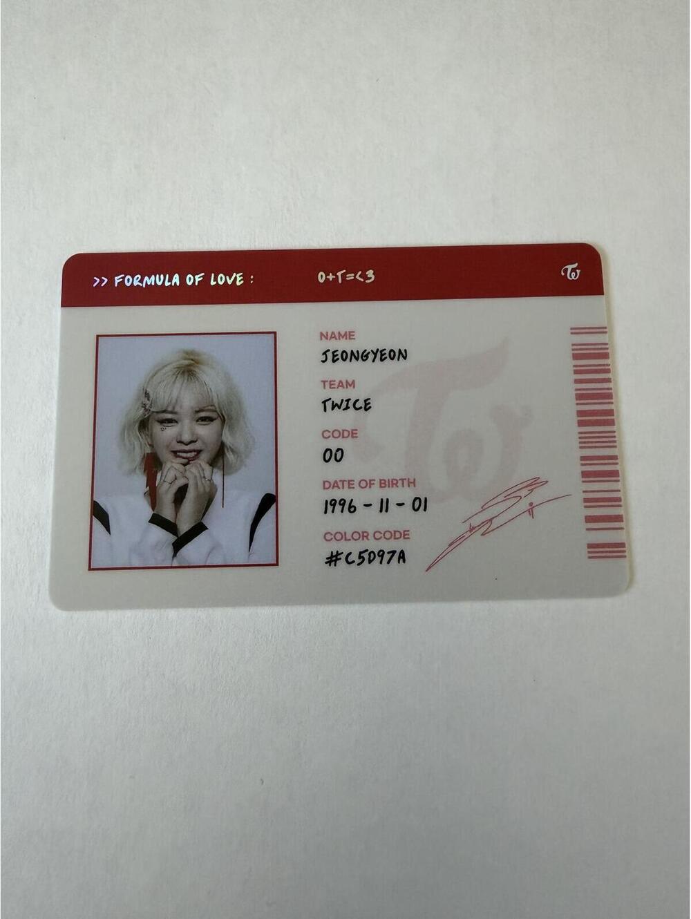 Twice Jeongyeon FORMULA OF LOVE Inclusion Scientist ID Photocard
